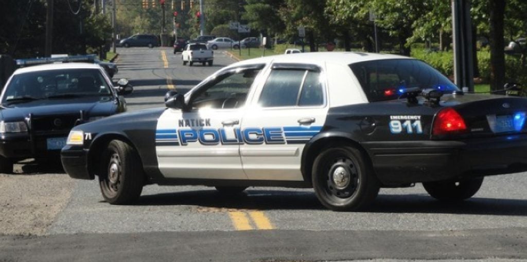 O brasileiro foi preso em casa pela Natick Police Department (foto: NPD)