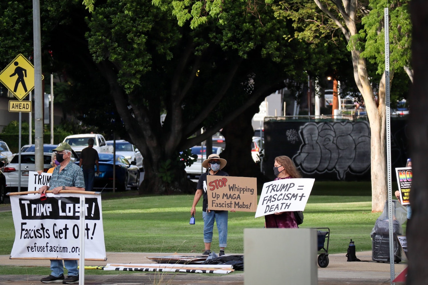 Manifestantes protestam contra os apoiadores de Trump (Foto: Thomas Way/unsplash.com)