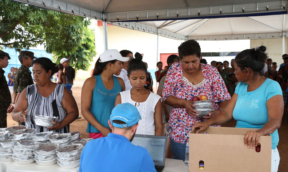 Venezuelanas são capacitadas para o mercado de trabalho (Foto: Antonio Cruz/Agência Brasil)