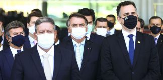 Presidente Jair Bolsonaro se reuniu com líderes de outros poderes para buscar soluções em combate à pandemia (Foto: Marcelo Camargo/Agência Brasil)