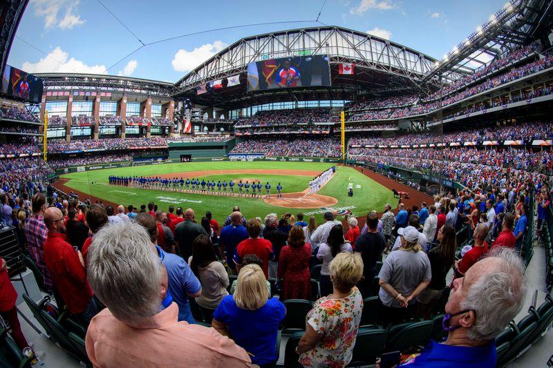 Os Rangers são o único time da liga de beisebol a permitir estádios lotados, graças ao governador do Texas, Greg Abbott (Foto: Jerome Miron/USA Today/Reuters)