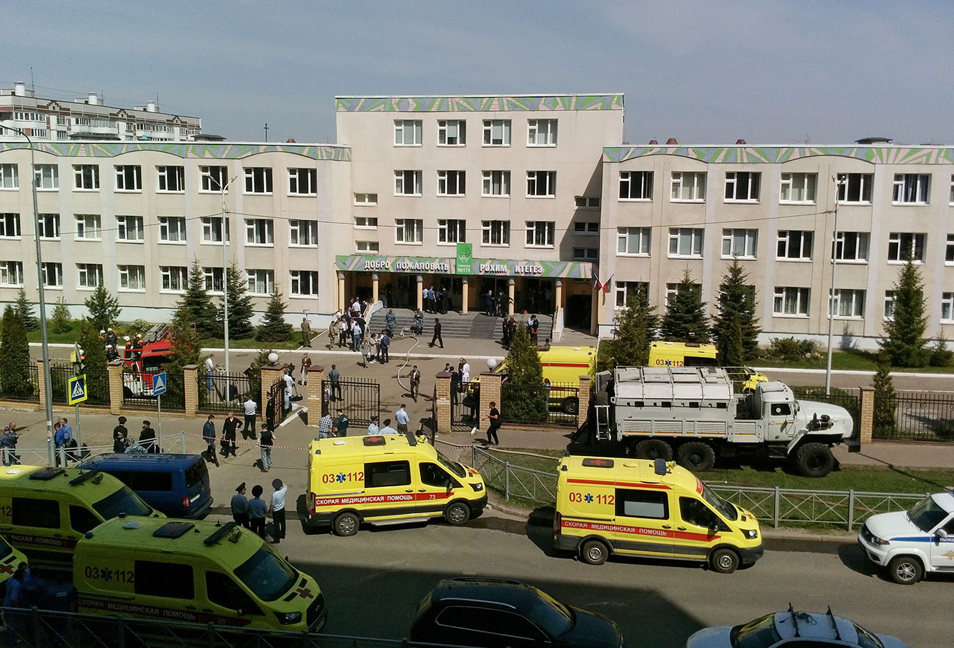 Nove pessoas foram mortas, entre elas sete crianças, e outras 16 pessoas ficaram feridas em um atentado a tiros em uma escola na cidade de Kazan, na Rússia (Foto: Reuters)