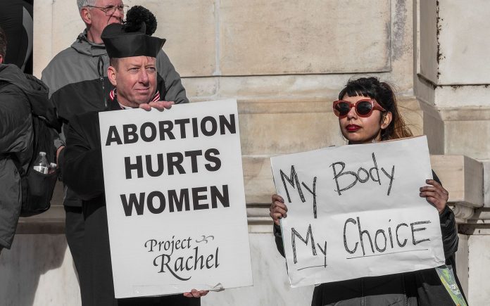 Em todo o país, 162 clínicas habilitadas para realizar abortos fecharam entre 2011 e 2016 (foto: Wikimedia) Estima-se que mais de 56 mil abortos foram realizados em residentes do Texas em 2019 (foto: Wikimedia)