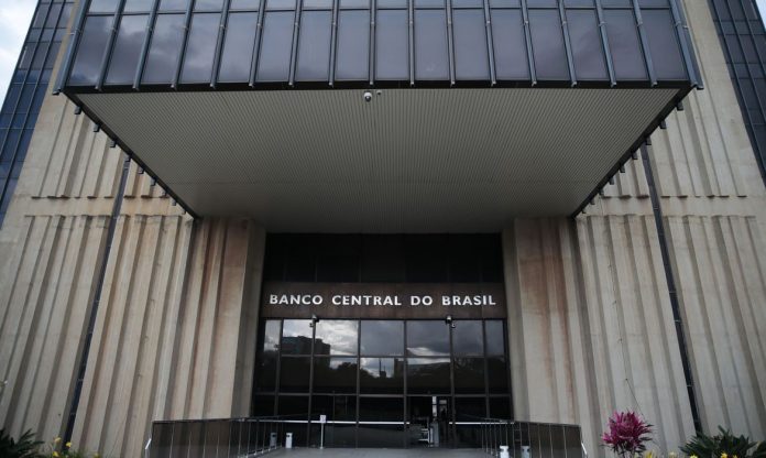 Tendência de elevação da taxa Selic deve continuar na próxima reunião, marcada para agosto (Foto: Marcelo Casal Jr./Agência Brasil) Tendência de elevação da taxa Selic deve continuar na próxima reunião, marcada para agosto (Foto: Marcelo Casal Jr./Agência Brasil)