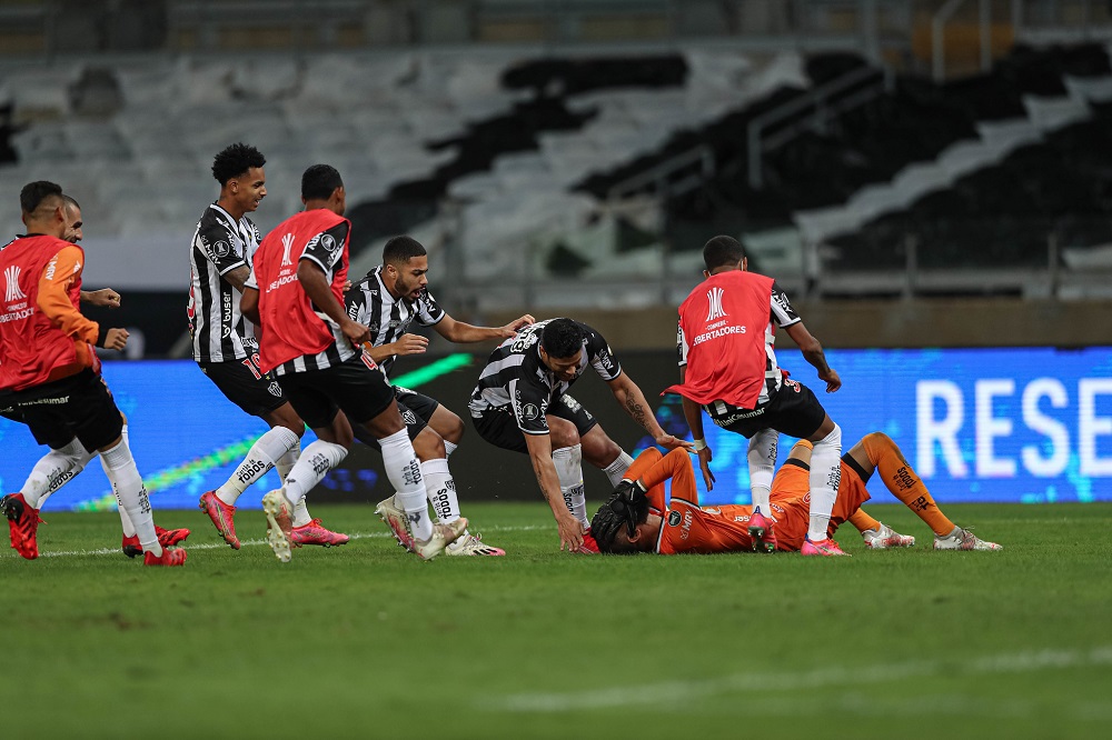 Jogadores do Galo comemoram classificação após o gol marcado pelo goleiro Everson, na série de pênaltis (Foto: Clube Atlético Mineiro/Pedro Souza)