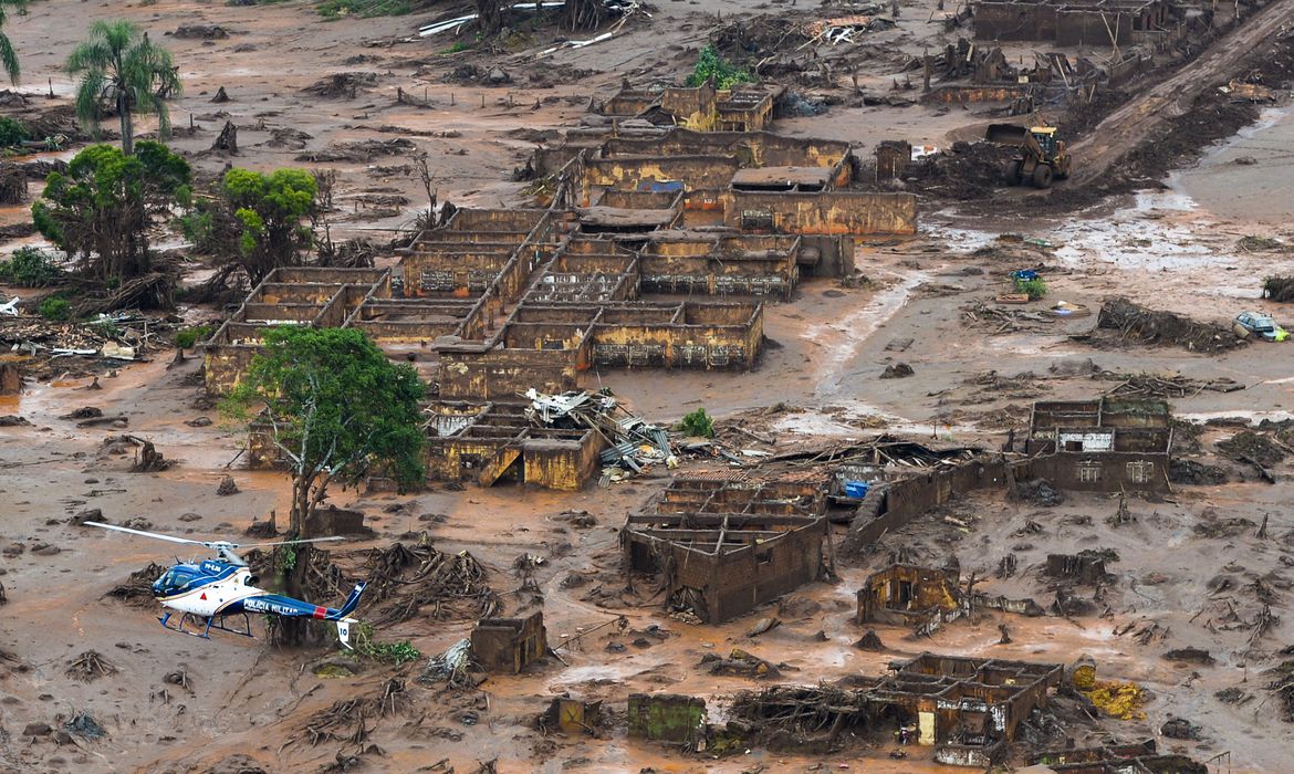 Cerca de 200 mil reclamantes brasileiros que buscam indenização da BHP em Londres (Foto: Antonio Cruz/Agência Brasil)