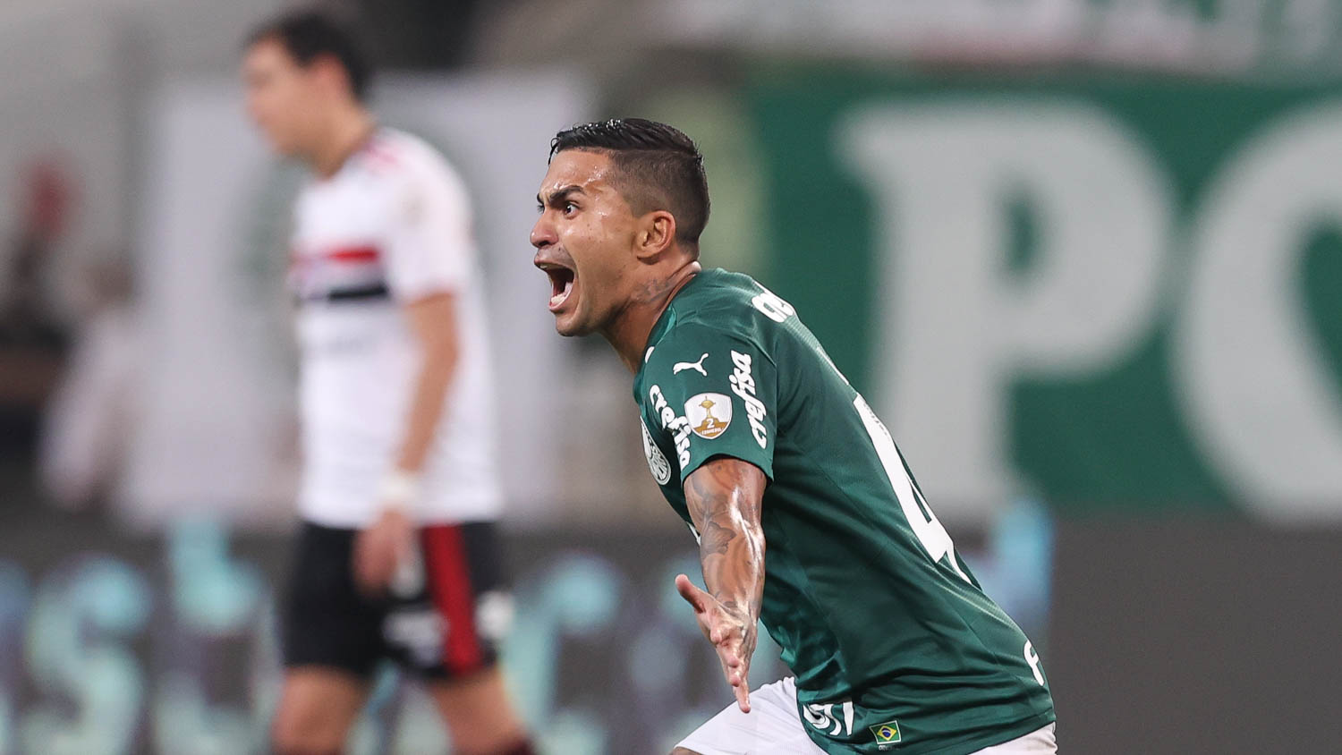 O meia Dudu foi autor de um golaço no jogo contra o São Paulo, mostrando que está voltando à sua boa forma (Foto: Cesar Greco)