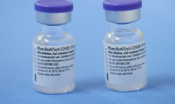 Brasil poderá ter mais uma fornecedora de vacinas anti covid-19 a partir do próximo ano (Foto: Reuters/Denis Balibouse)