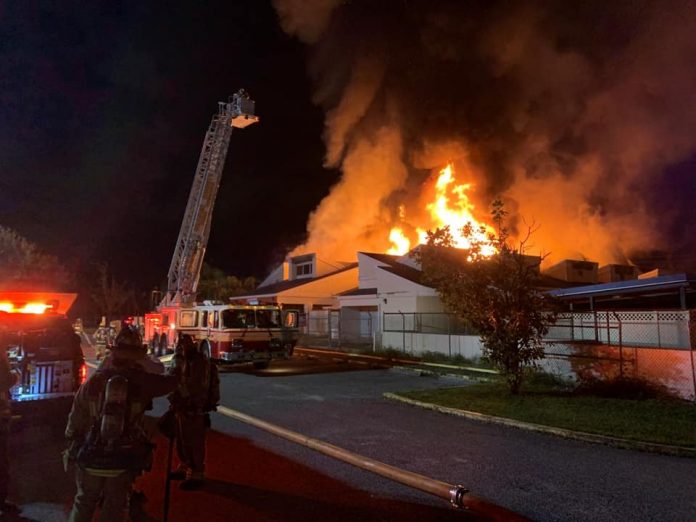 Chamas destruíram o abrigo Pet Alliance of Greater Orlando (foto: Orange County Sheriff's Office- Facebook)