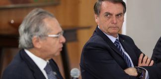Após Guedes admitir ‘licença’ para gastar, Bolsonaro nega que Auxílio Brasil vai furar teto (Foto: Marcos Corrêa/PR)