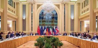 Reunião entre representantes da UE e do Irã em Viena em abril de 2021 (Foto: Divulgação via REUTERS)
