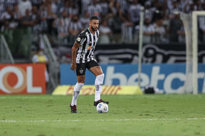 O zagueiro Nathan Silva fez um gol de cabeça na vitória sobre o Santos em Belo Horizonte (Foto: Pedro Souza/Clube Atlético Mineiro)