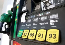 Depois de bater na porta dos $5,00 por galão , o custo da gasolina caiu substancialmente em todo o país (Foto: Reprodução )