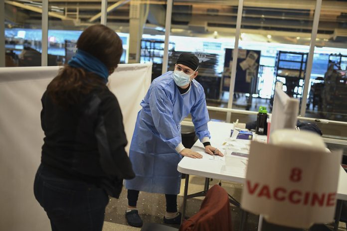 Oferta se aplica aos postos de vacinação administrados pela cidade e pela SOMOS Community Care (foto: Flickr)