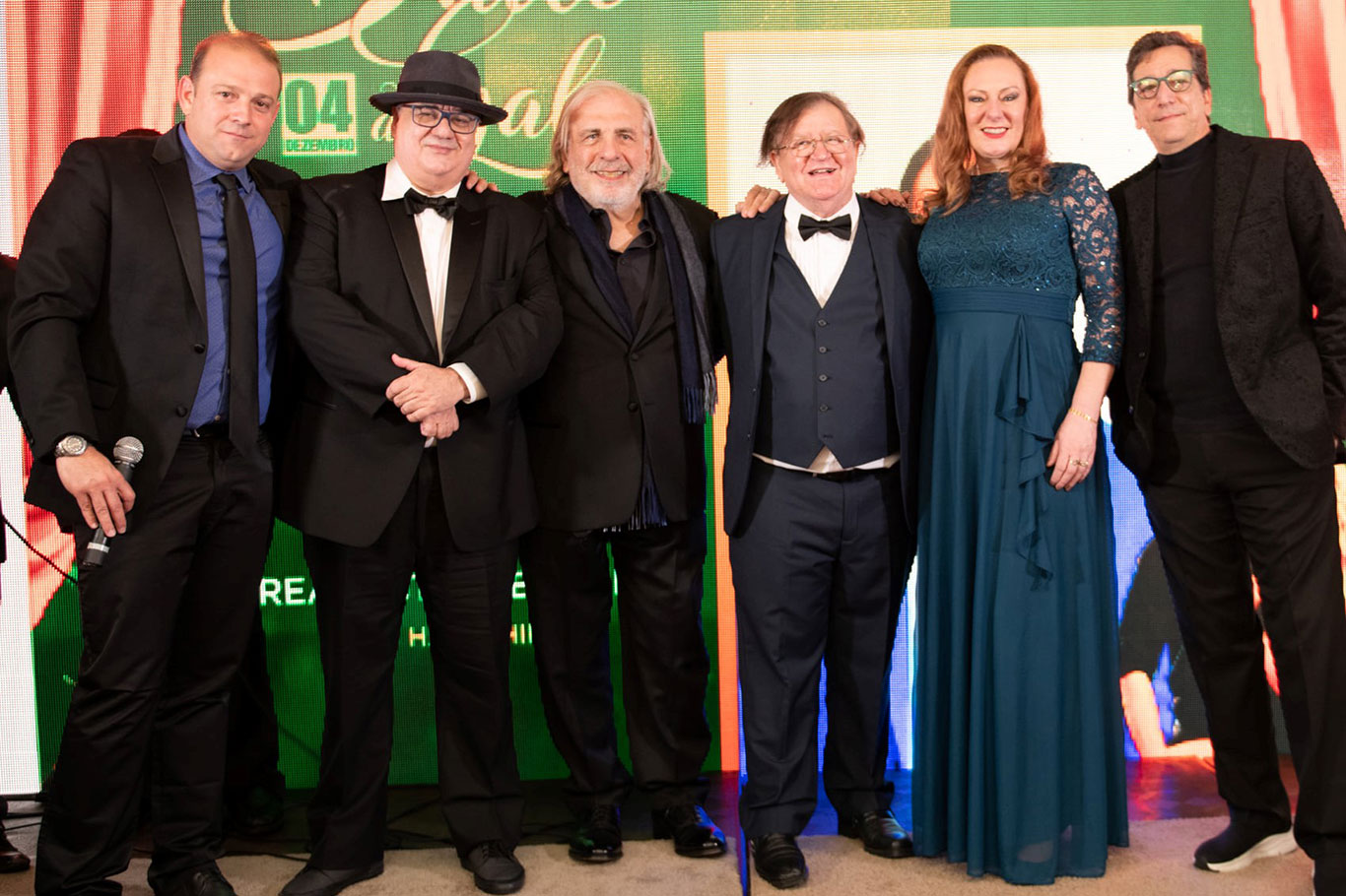 Alex Colombini, Roberto Lima, João de Matos, Edirson Paiva, Esterliz Mayer Nunes e Jorge Moreira Nunes, empresários da mídia brasileira nos EUA homenageados no evento