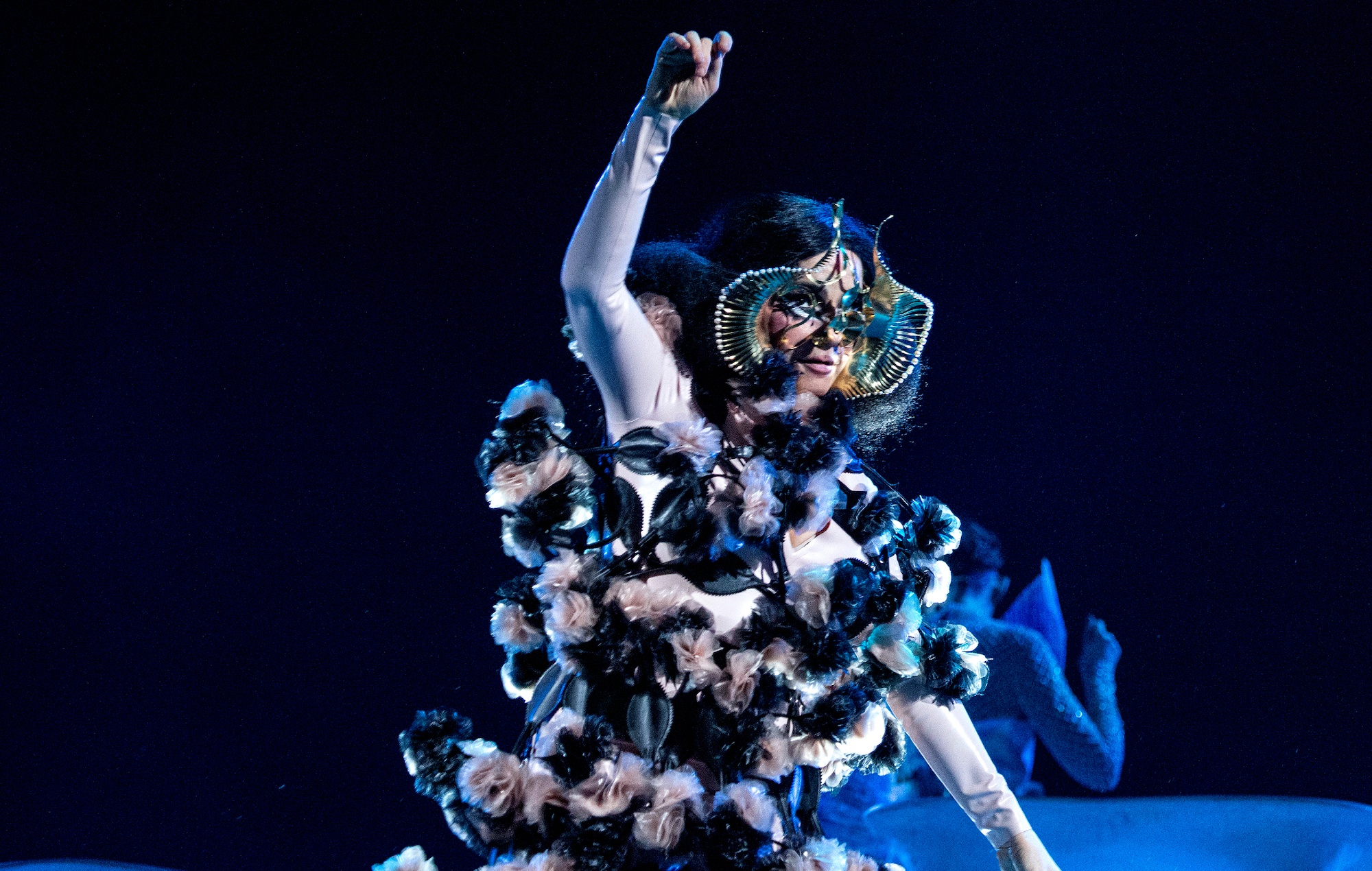 Cantora islandesa faz seu primeiro show em Miami em fevereiro de 2022 (Foto: Crédito: nme.com)