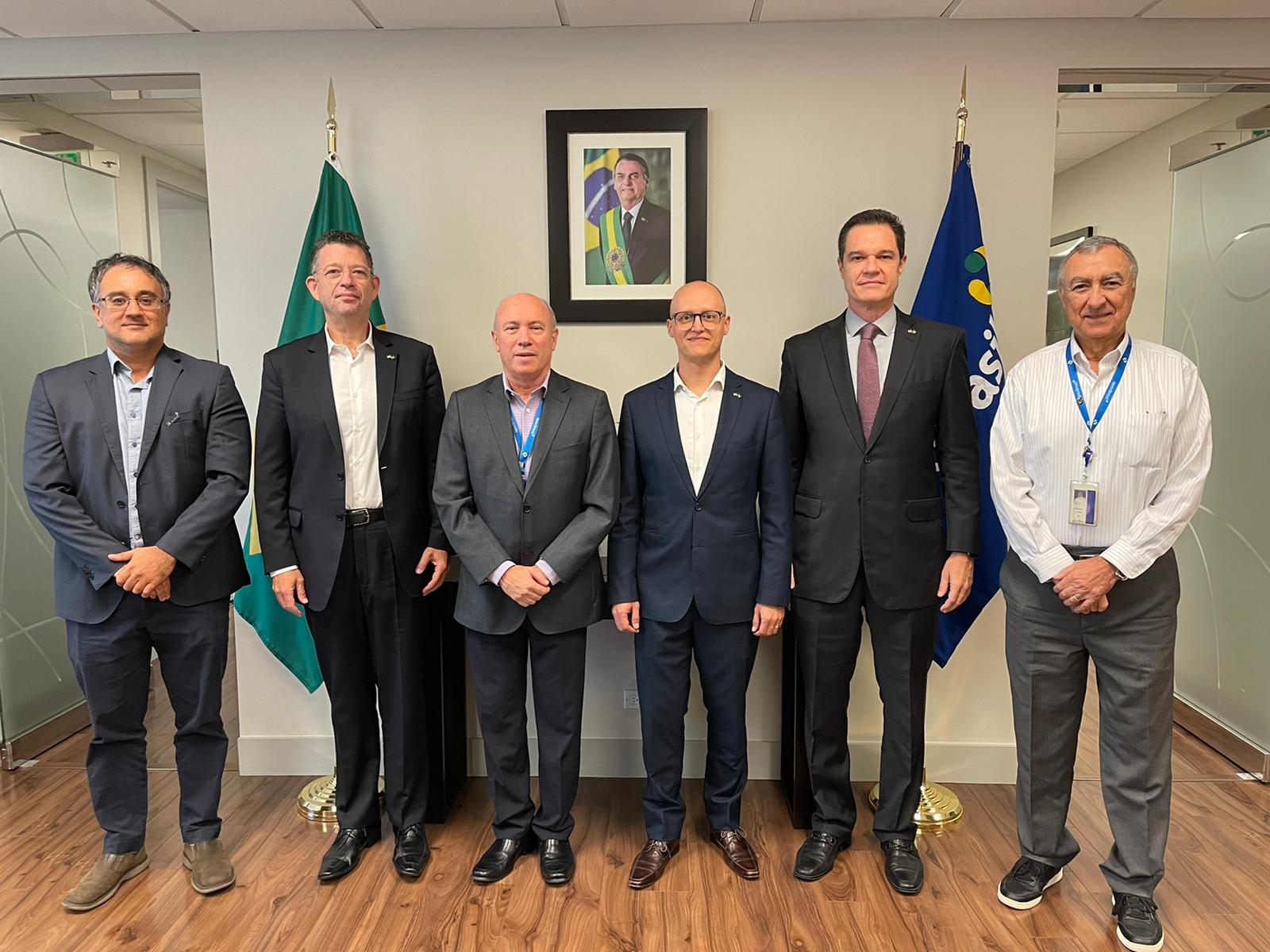 Cristiano Laux, diretor da Apex Miami, Eduardo Bekin, presidente da Invest Paraná, Mauro César Cid, diretor Geral da Apex America do Norte, Giancarlo Rocco, diretor de Relações Internacionais da Invest Paraná, Alexandre Piquet, representante oficial da Invest Paraná nos EUA, e Gustavo Loreto, diretor da Apex Miami