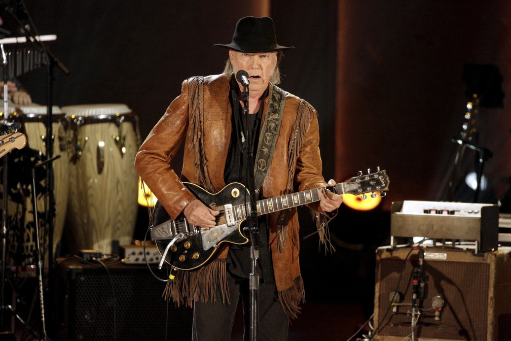 Neil Young durante apresentação em Washington em novembro de 2015 (Foto: REUTERS/Joshua Roberts)