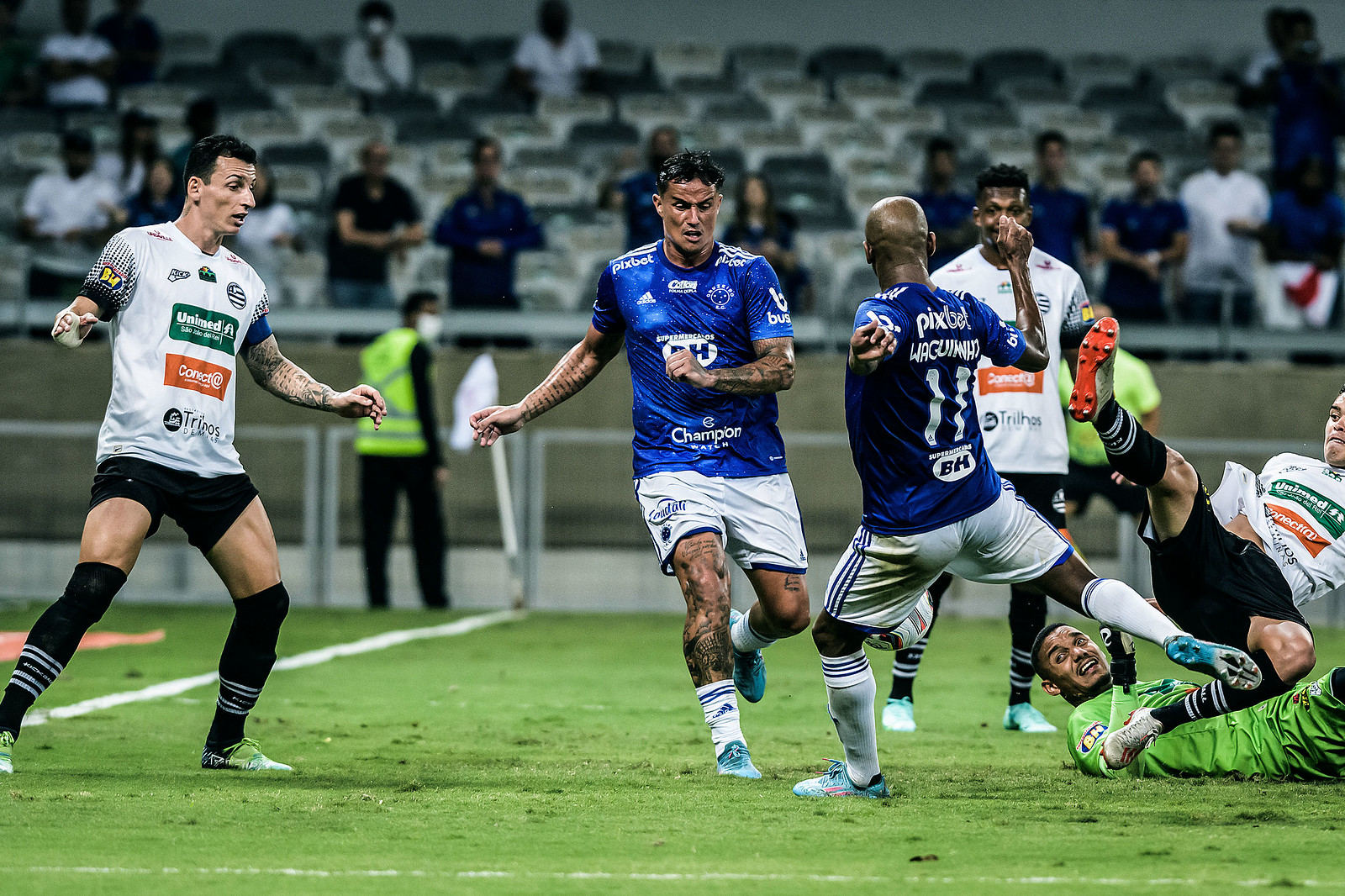 Edu, atacante do Cruzeiro, vem sendo um dos artilheiros do certame (Foto: Gustavo Aleixo/Cruzeiro)