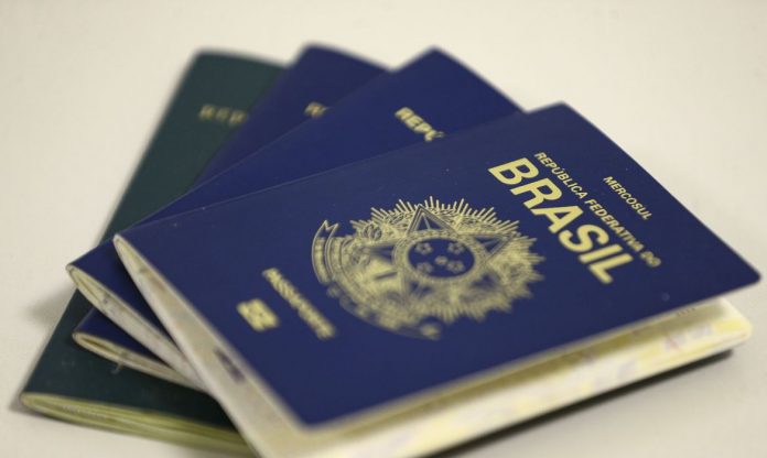 Passaporte brasileiro (Foto: Agência Brasil)