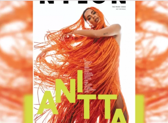 Edição da revista Nylon, que traz a cantora Anitta na capa (foto: Reprodução)
