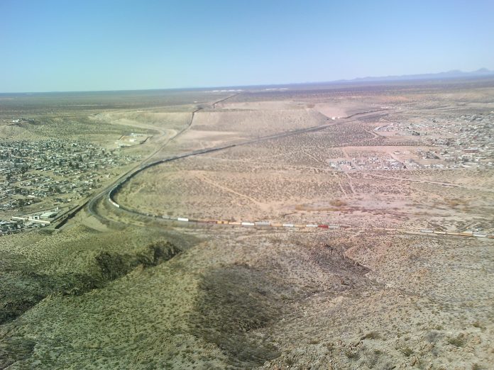 Fronteira entre Estados Unidos e México (Foto: Wikimedia Commons)