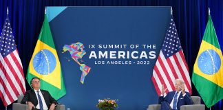 Presidentes do Brasil e dos EUA se encontraram em Los Angeles (Foto: REUTERS/Kevin Lamarque)