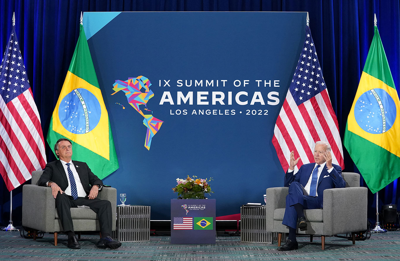 Presidentes do Brasil e dos EUA se encontraram em Los Angeles (Foto: REUTERS/Kevin Lamarque)
