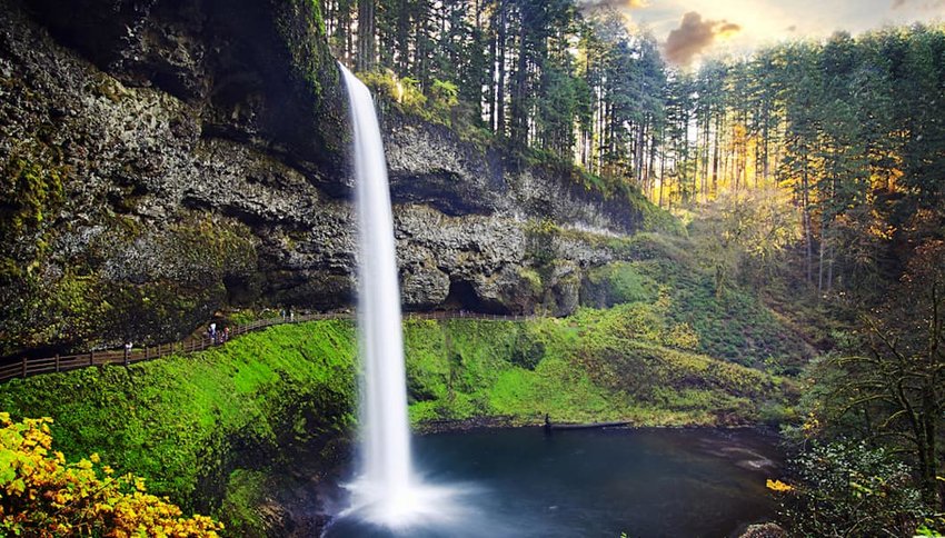 Amantes de cachoeiras têm bons motivos para visitar este parque no Oregon (Foto: tusharkoley/Shutterstock)