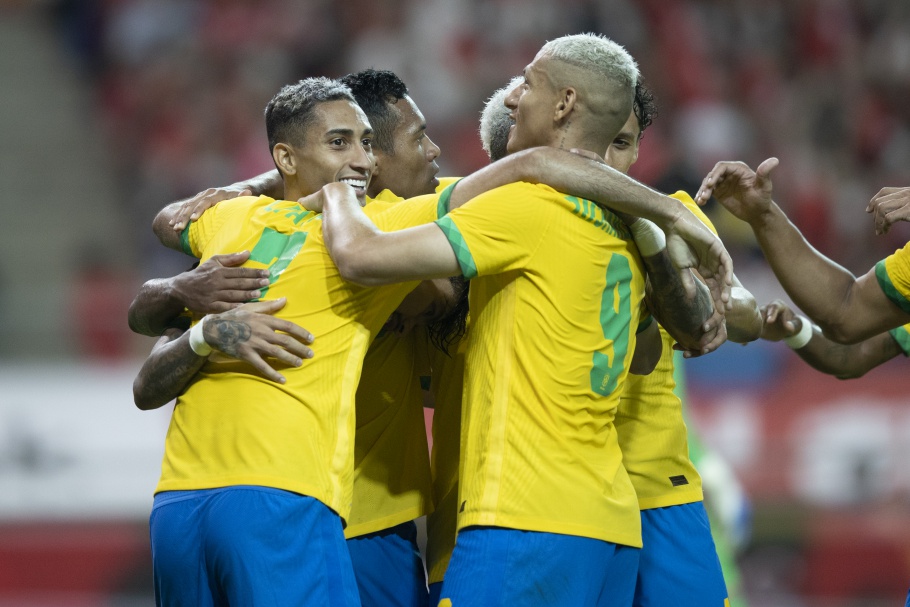 Jogadores da Seleção Brasileira comemoram um dos gols no show brazuca (Foto: Lucas Figueiredo/CBF)