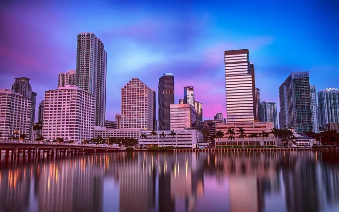 Em Miami-Dade, especialmente em áreas valorizadas como a Brickell, os preços das residências bateram novo recorde (Foto: GMCDB)