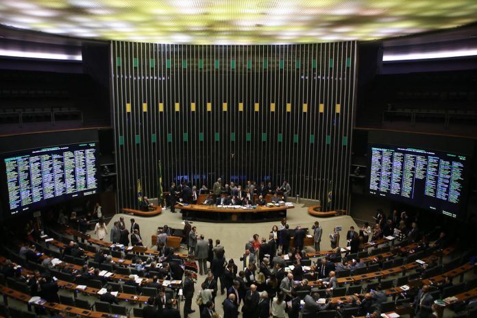 Deputados de oposição indicaram voto favorável ao texto, mas dizem que medida é “eleitoreira” (Foto: Filipe Cardoso – Flickr)