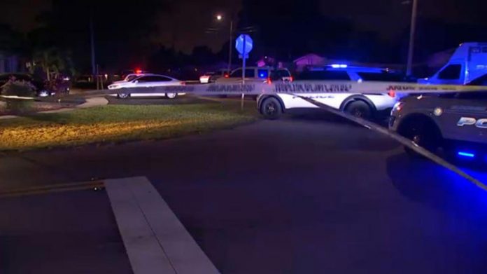 Polícia não tem pistas do autor dos disparos que mataram um homem em Sunrise (Foto: NBC Miami)