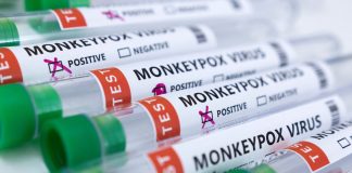 Os agendamentos para vacinação podem ser feitos em miamidade.gov/monkeypox ou pelo telefone 833-875-0900 (Foto: houstonpublicmedia.org)