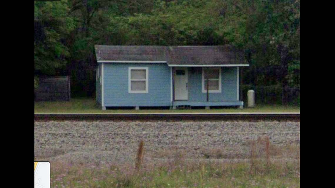 Em 20 de agosto, o Gabinete do xerife do condado de Sumter respondeu a uma chamada feita desta casa em Webster, Flórida, depois de um pai ter matado seu filho por acidente (Foto: Imagem do Street View de maio de 2021 by Google 2022)