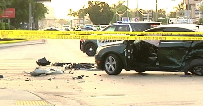 O acidente paralisou o cruzamento entre Oakland Park Boulevard e Powerline Road durante oito horas no domingo (Foto: flipboard.com)