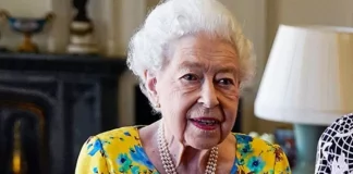 Rainha Elizabeth se queixou com cozinha ao encontrar bicho asqueroso em sua comida (Foto: Reprodução/Instagram)