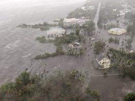 Ainda é cedo para calcular o prejuízo e as mortes no estado causadas pela passagem do furacão Ian, mas a previsão é que ultrapasse os $4 bilhões (Foto: wtsp.com)