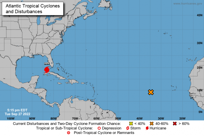 No boletim das 5:00 p.m., desta terça-feira (27), o Centro Nacional de Furacões (NHC) disse que o furacão Ian deve trazer níveis históricos de maré alta para a área de Sarasota (Imagem: NHC)