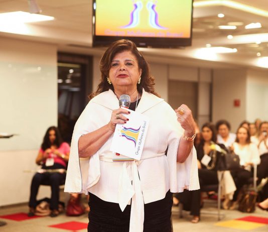 Luiza Trajano criadora do Grupo Mulheres do Brasil, em um evento em São Paulo