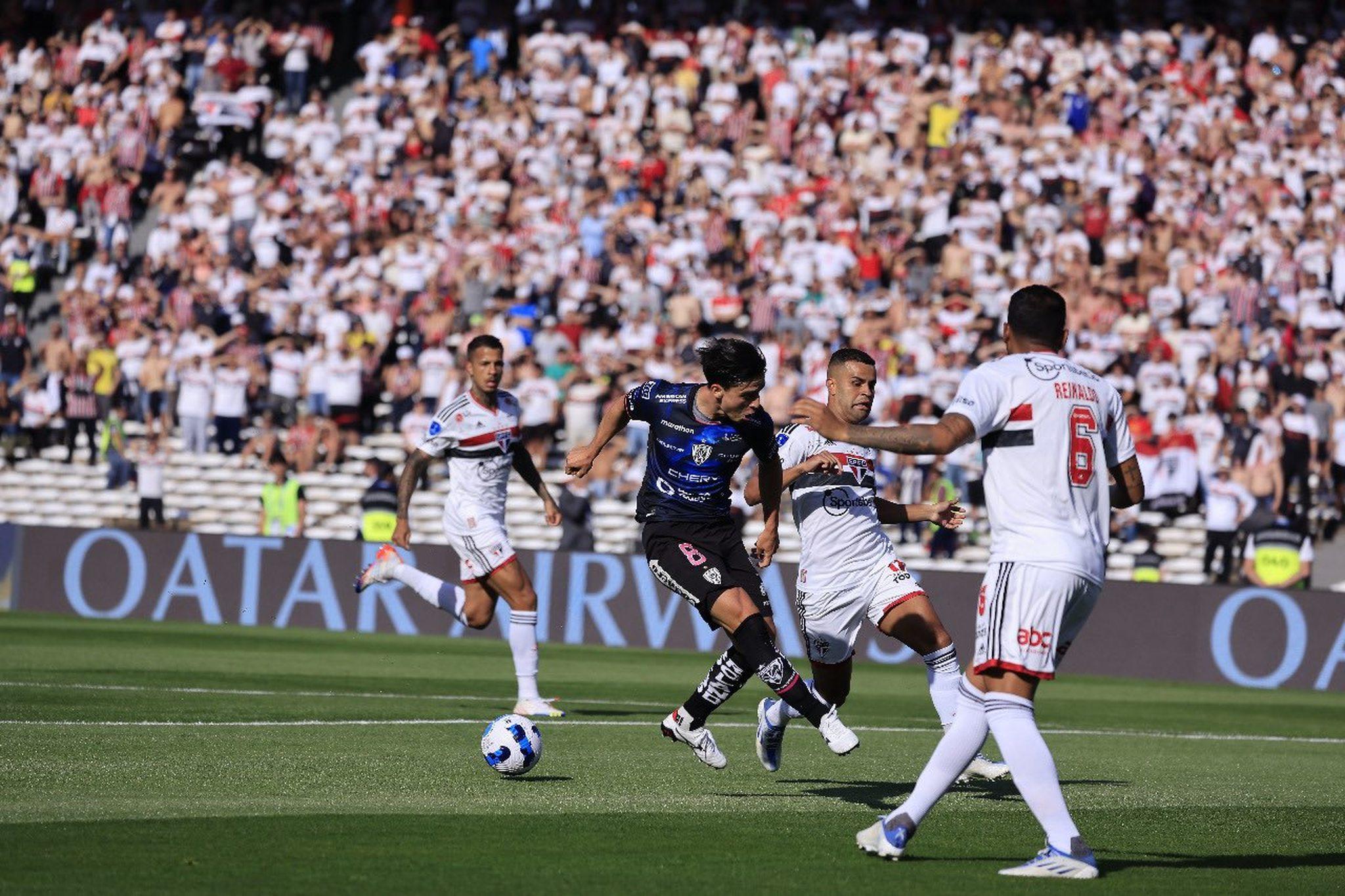 Faravelli fez o segundo gol na vitória do time equatoriano sobre a equipe brasileira (Foto: Conmebol)