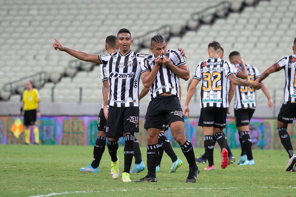 Fernando Sobral se despediu da Série A como jogador do Ceará com um golaço (Foto: Felipe Santos/Ceará)