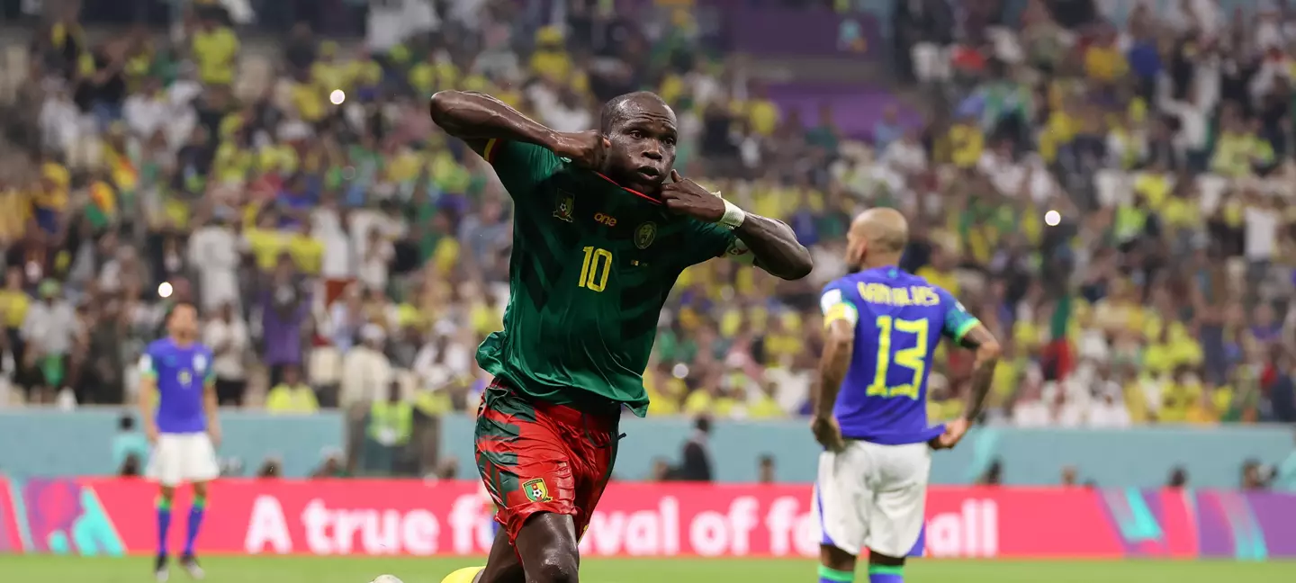 Gol de Aboubakar dá vitória a Camarões sobre o Brasil, que entrou com uma equipe reserva e tomou o primeiro gol no torneio (Foto: FIFA)