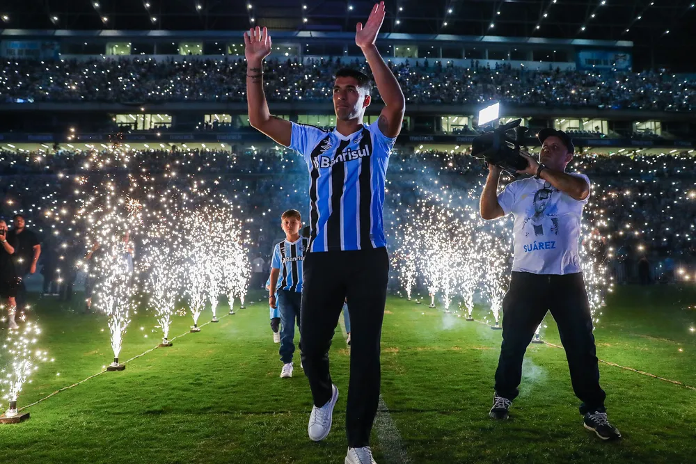 Suárez é apresentado na Arena do Grêmio (Foto: Lucas Uebel/Grêmio)