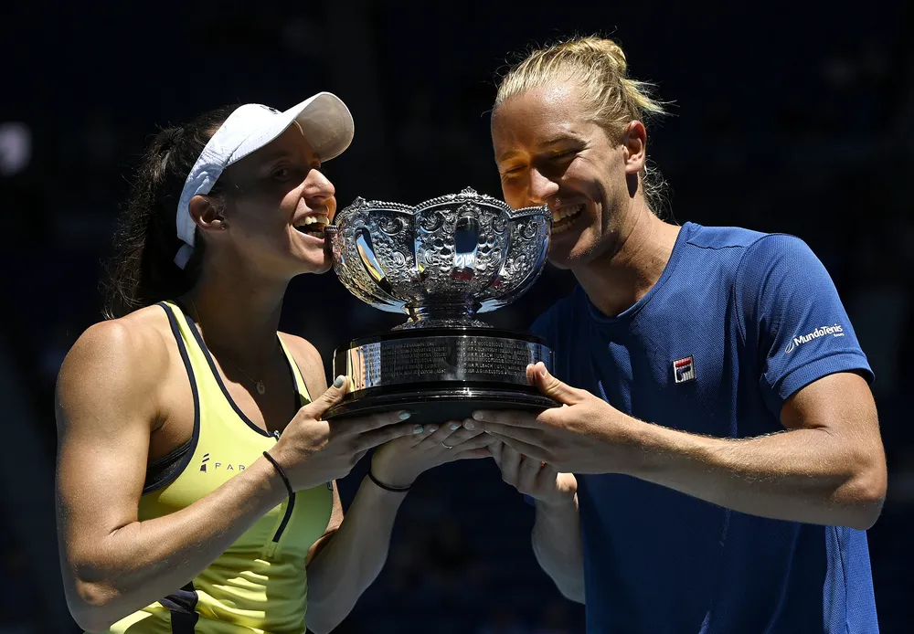 Luisa Stefani e Rafa Matos vencem Australian Open formando uma dupla genuinamente brasileira (Foto: Jaimi Joy/Reuters)