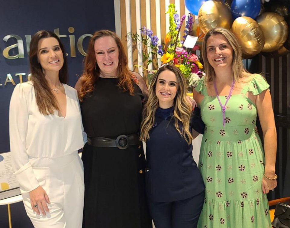 Roberta Carraro, proprietária do MedBeautiq, Esterliz Nunes, diretora comercial do AcheiUSA, Lorenna Nery, esteticista e Ana Paula Franco, colaboradora do AcheiUSA