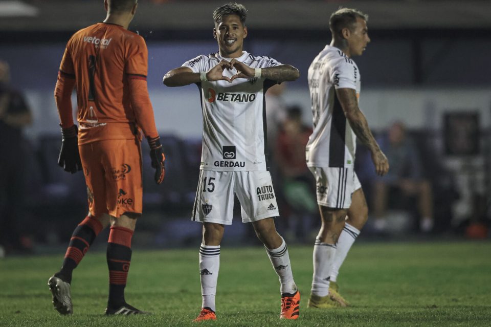 Zaracho comemora o gol de empate do Galo que carimbou a passagem do clube para a próxima fase da CB (Foto: site oficial do Atlético-MG)