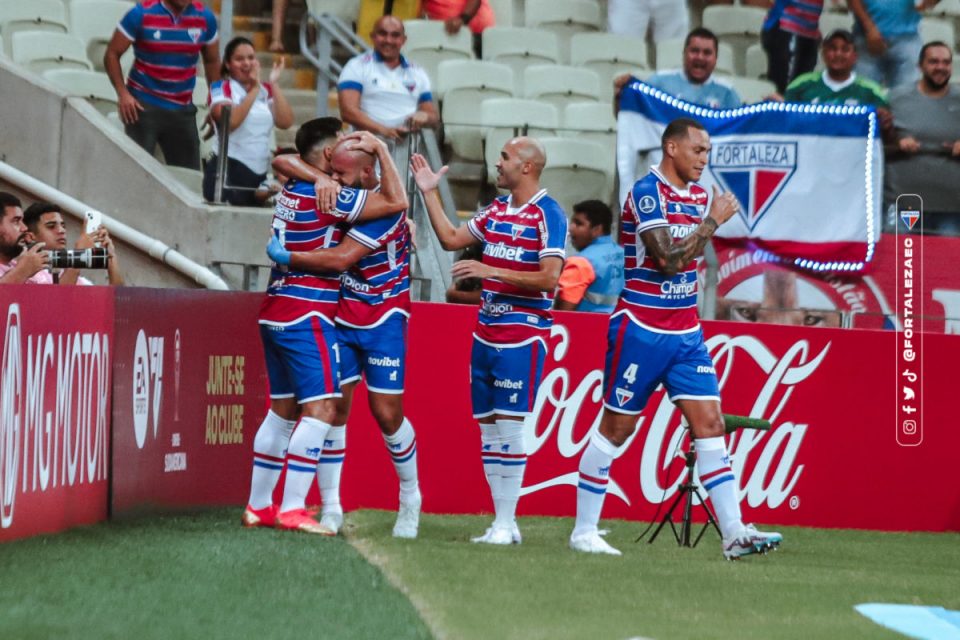 Jogadores do Fortaleza comemoram o gol de Romero (Foto: Mateus Lotif/Fortaleza EC)