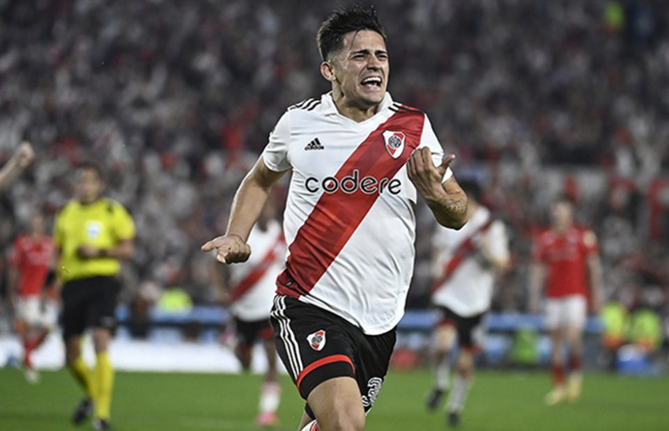 Atacante Solari entrou no segundo tempo e marcou os dois gols da vitória do River Plate sobre o Internacional (Foto: River Plate)