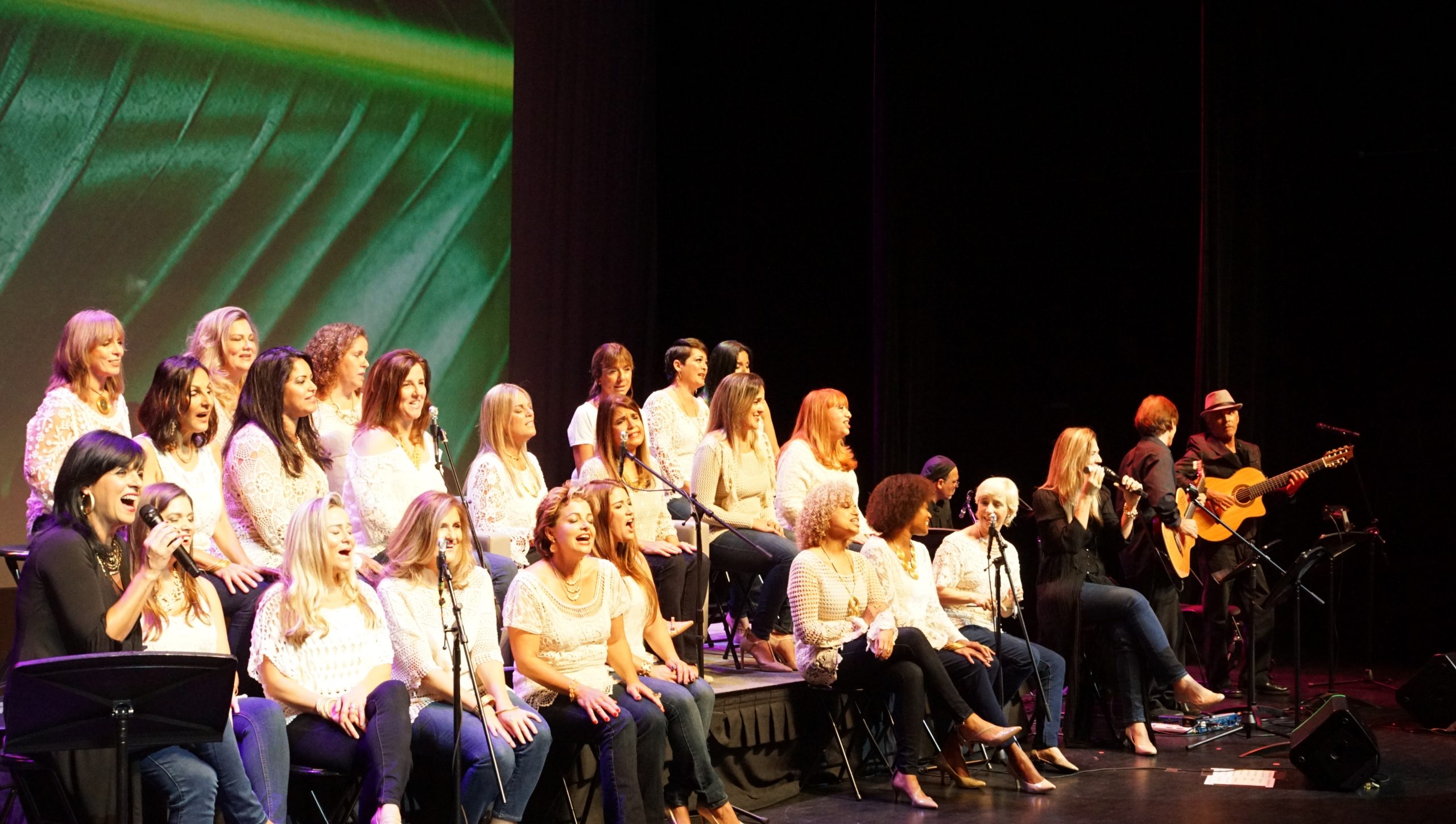 Coral feminino Brazilian Voices faz performance interativa sobre a ...